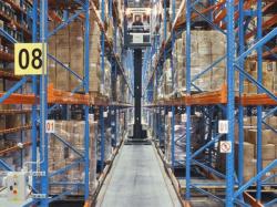 Heavy duty narrow aisle (VNA) racking for industry